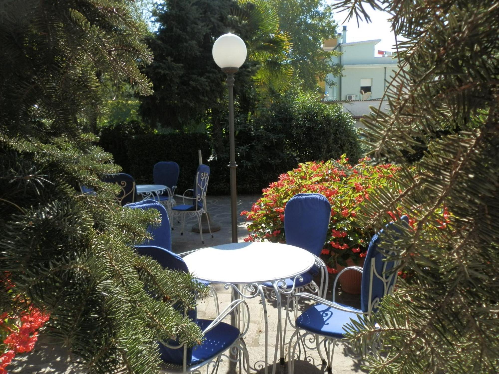 Hotel Nautic B&B 벨레지아아지마리나 외부 사진